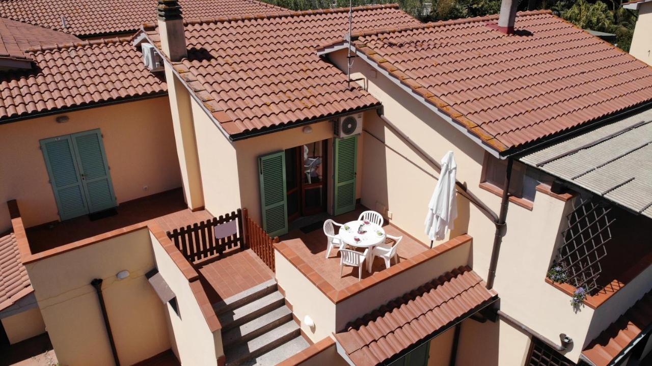 Appartamenti Sabbia - Zona Mare Con Terrazze, Clima, E Posti Auto Марина-ди-Кампо Экстерьер фото