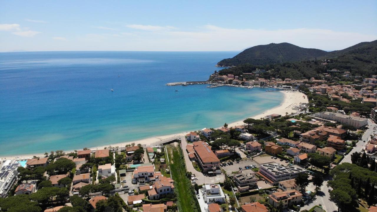 Appartamenti Sabbia - Zona Mare Con Terrazze, Clima, E Posti Auto Марина-ди-Кампо Экстерьер фото